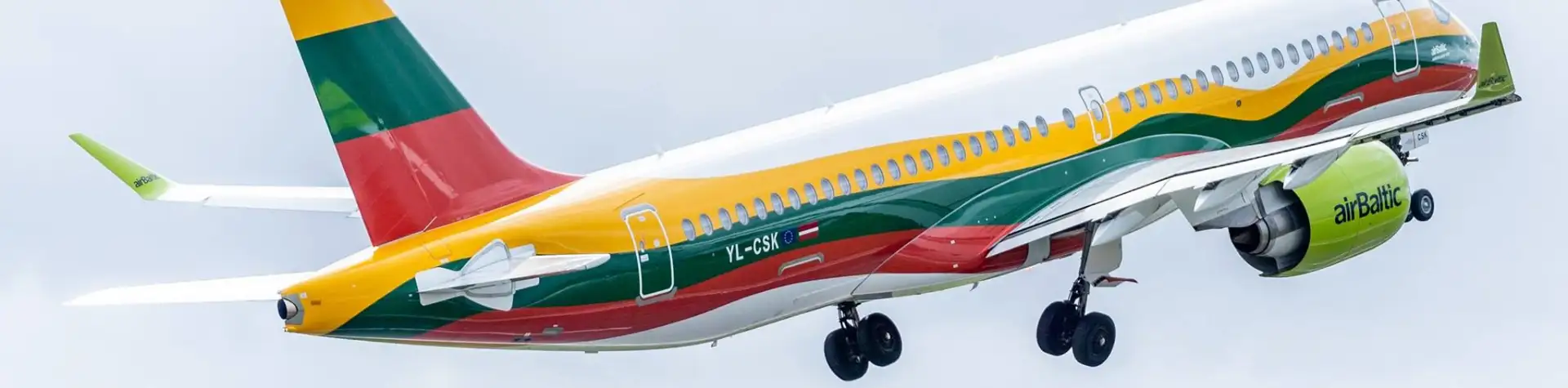 Greitai.lt komanda sutiko Vilniaus oro uoste pirmą kartą nusileidusį trispalve papuoštą „airBaltic“ lėktuvą!