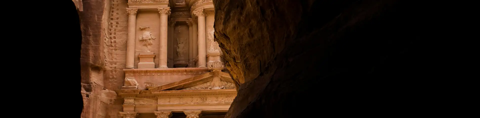 Petra: trise Jordanijoje neskaitant kupranugarių