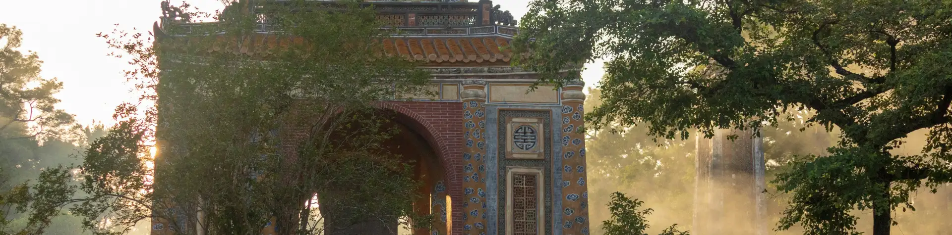 Turtingu architektūriniu paveldu garsus vidurio Vietnamo miestas Hue