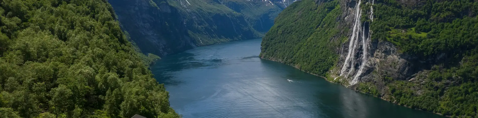 Turistų nepažinta Norvegija: fiordų ir kalnų supama Volda