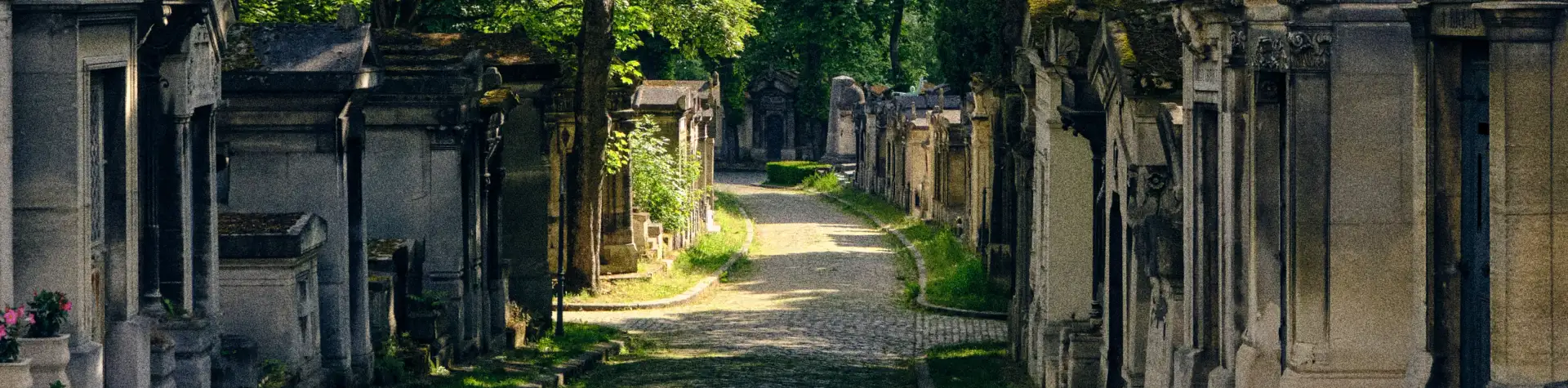 TOP 10: įdomiausios pasaulio kapinės ir kitos nejaukios vietos