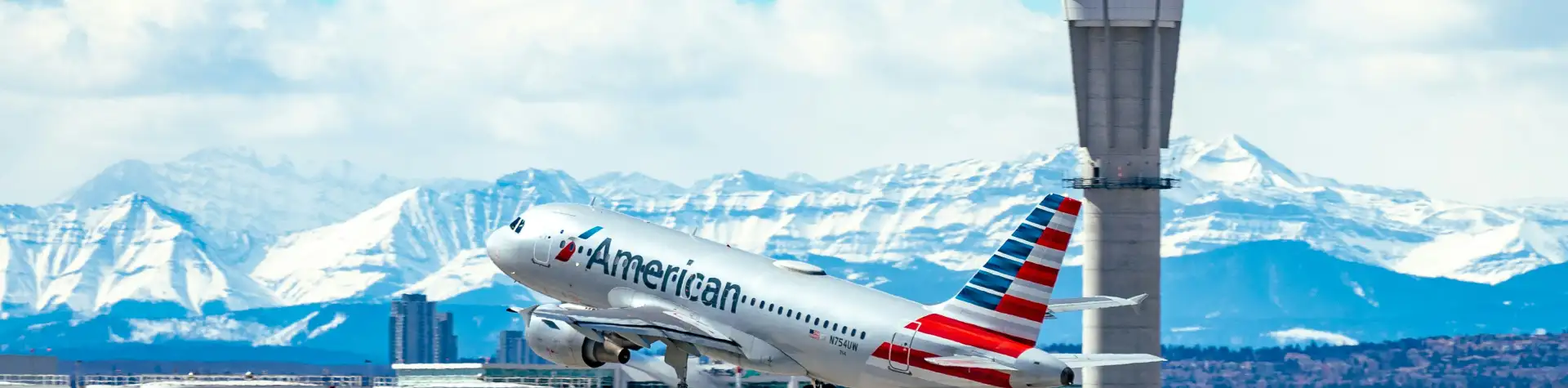 „American Airlines“ diegs „Starlink“ internetą lėktuvuose: skrydžiai tampa dar labiau panašūs į darbą biure ar namuose