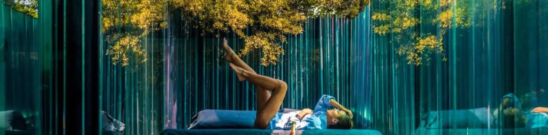 Poilsis futuristiniame stiklo paviljone: Les Cols Pavellons